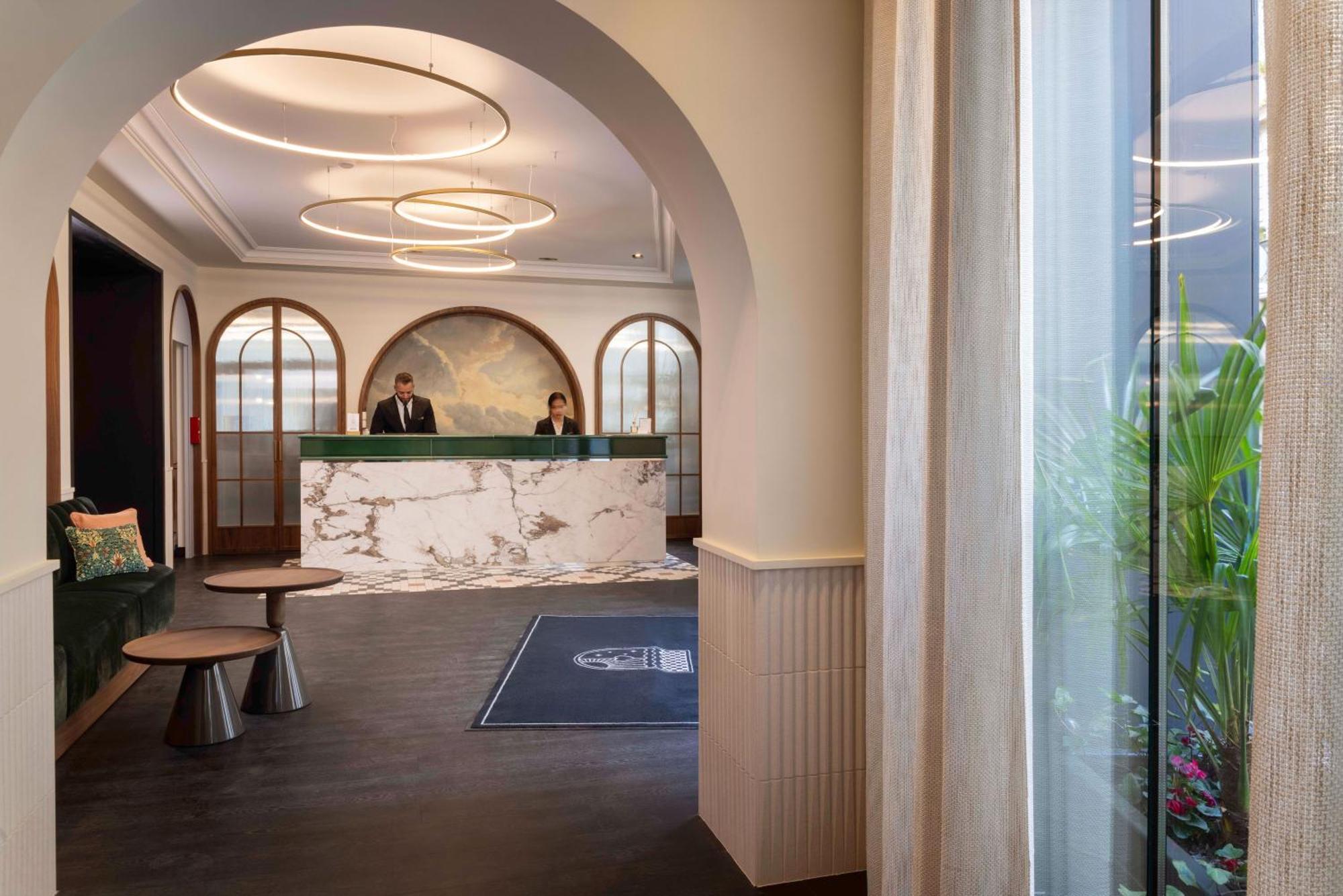 Hotel Grand Coeur Latin Париж Екстериор снимка