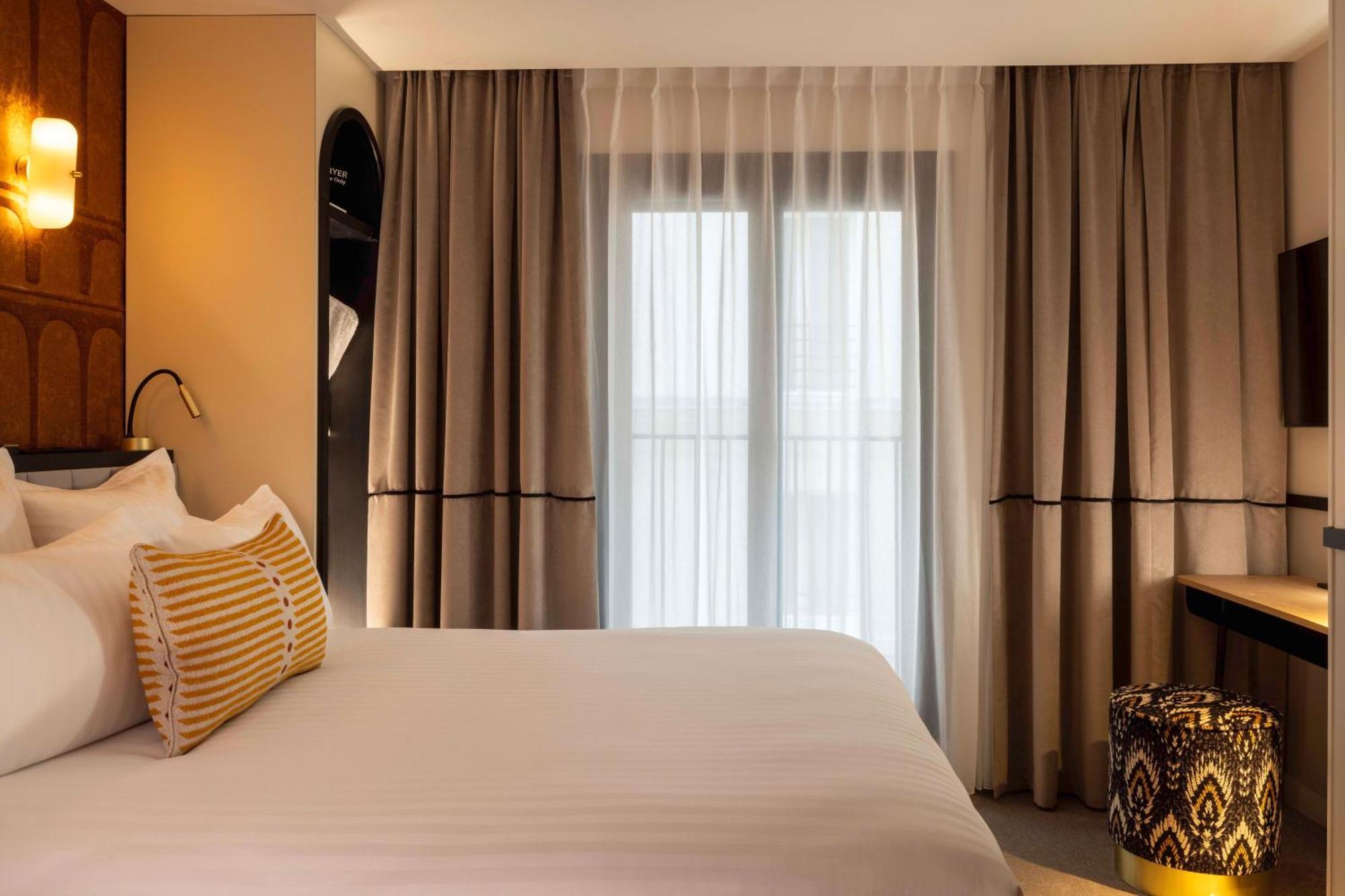 Hotel Grand Coeur Latin Париж Екстериор снимка