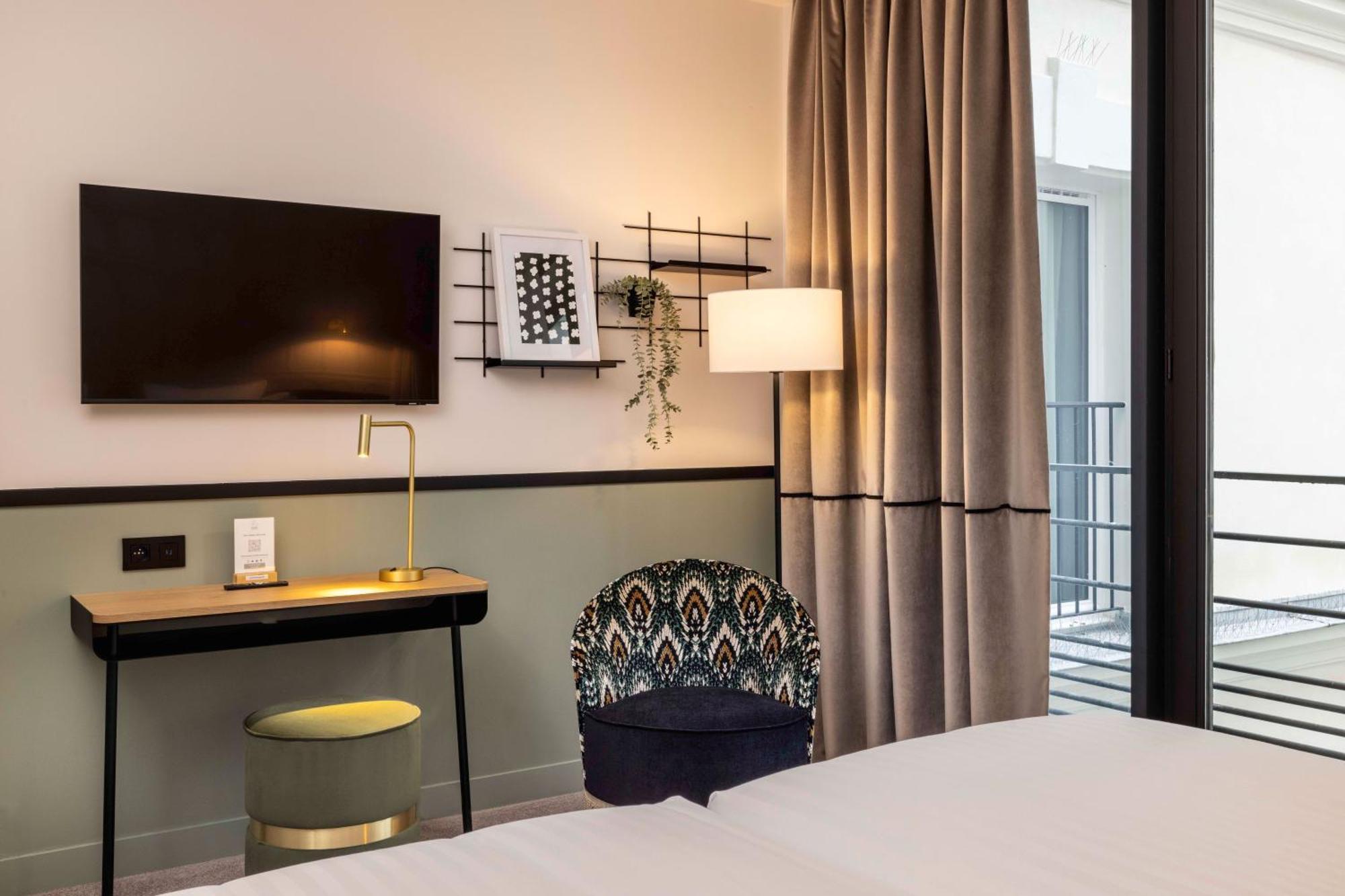 Hotel Grand Coeur Latin Париж Екстериор снимка