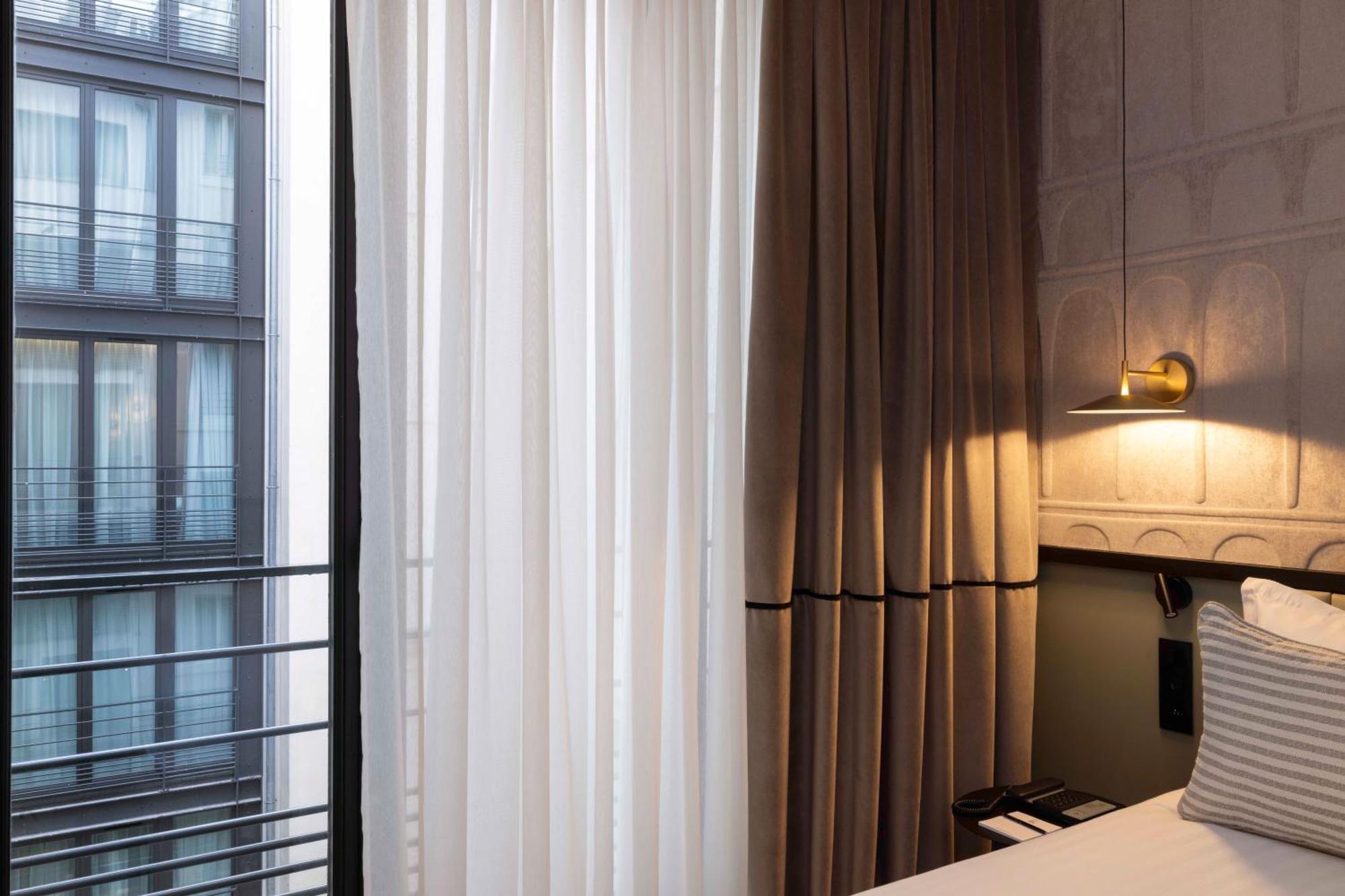 Hotel Grand Coeur Latin Париж Екстериор снимка