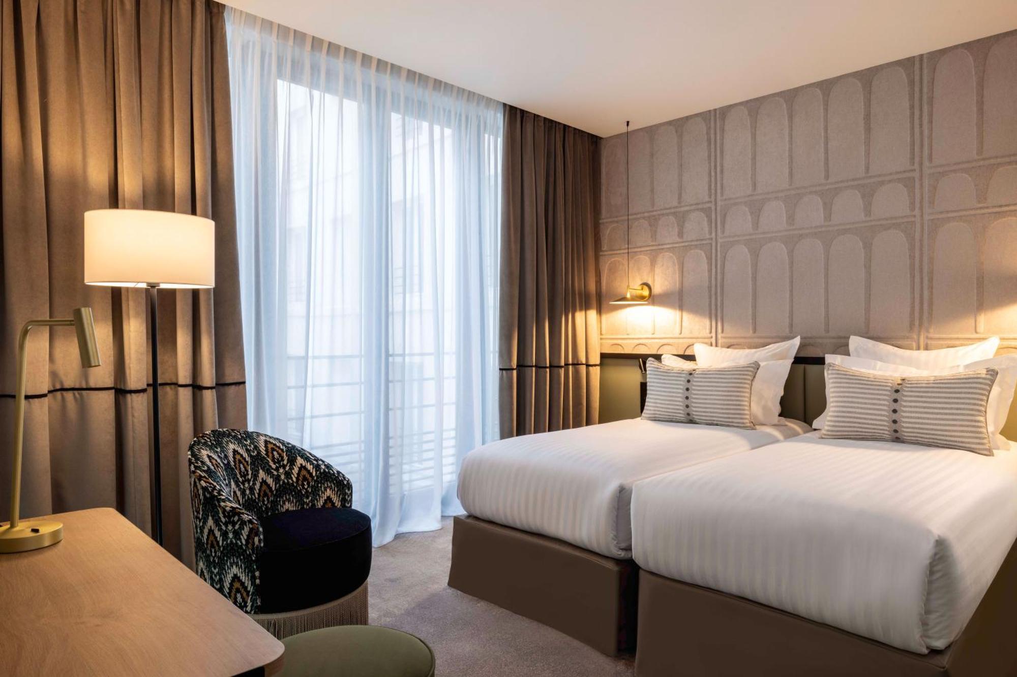 Hotel Grand Coeur Latin Париж Екстериор снимка
