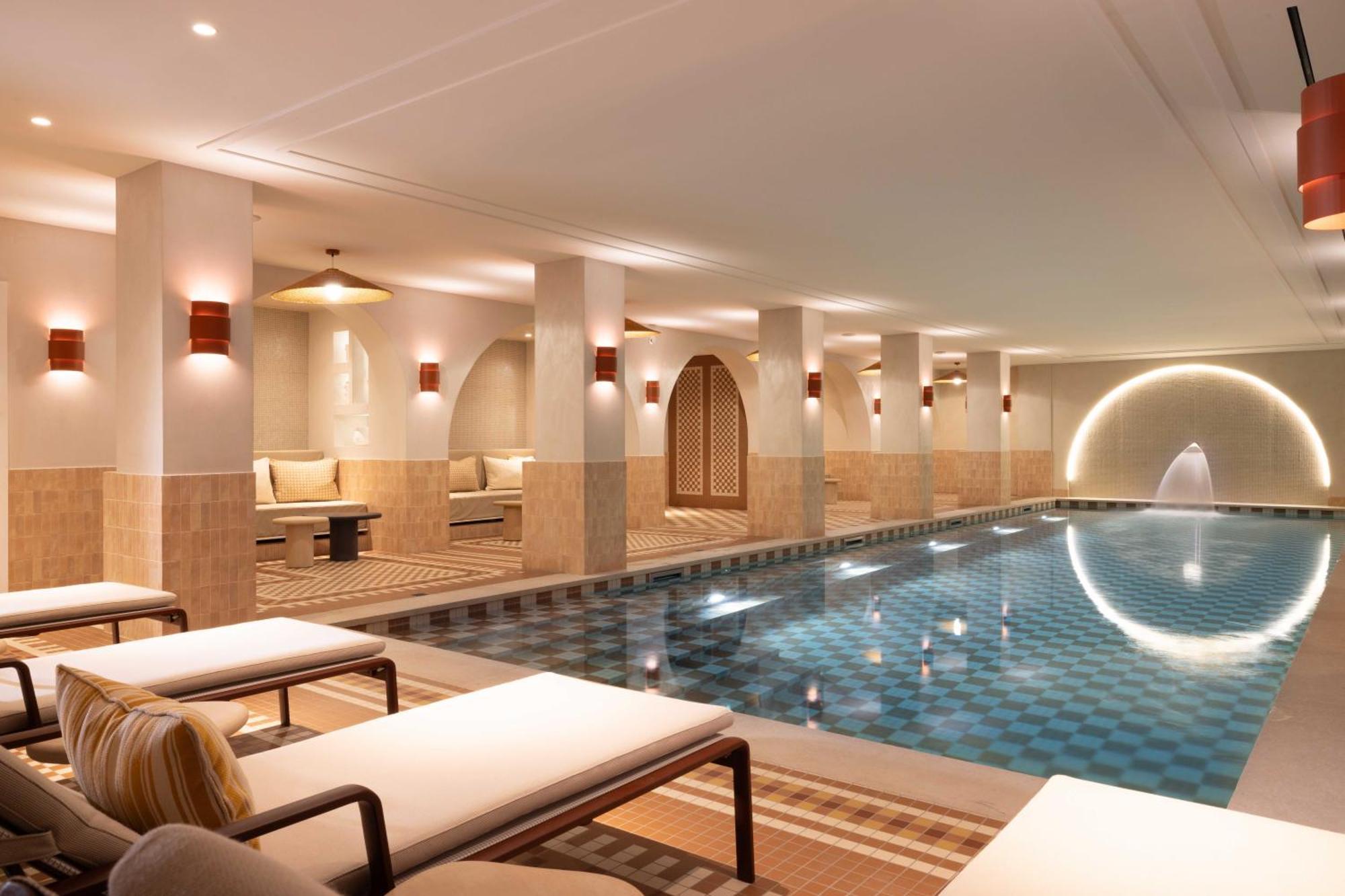Hotel Grand Coeur Latin Париж Екстериор снимка